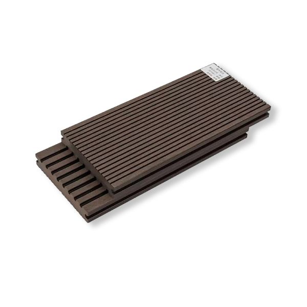 Pool WPC Decking Double Sided Groove Anti Slip Outdoor Flooring Wellness Area