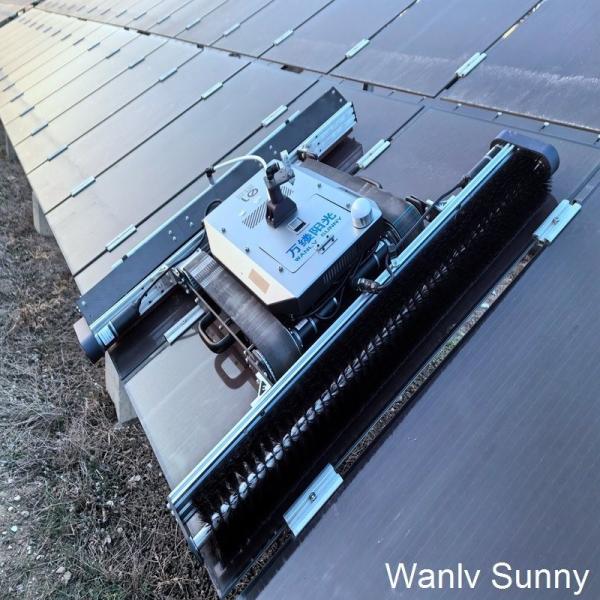 Robô de manutenção de painéis solares flexíveis com largura de limpeza de 1000 mm