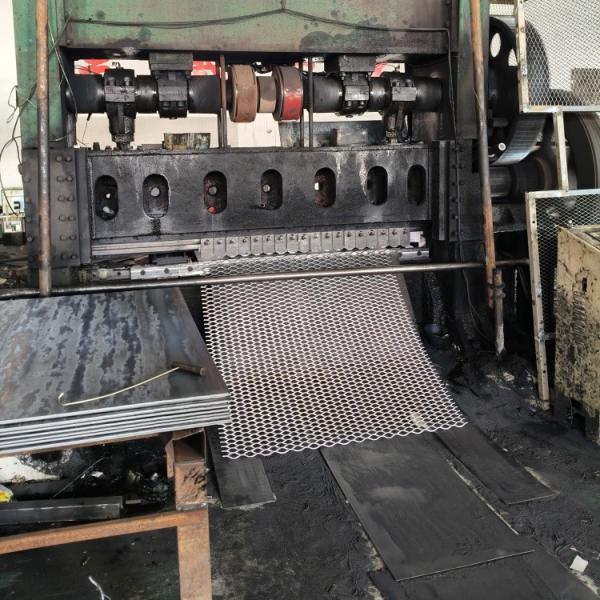 Q235 原材料 重用用途用拡張金属網機械