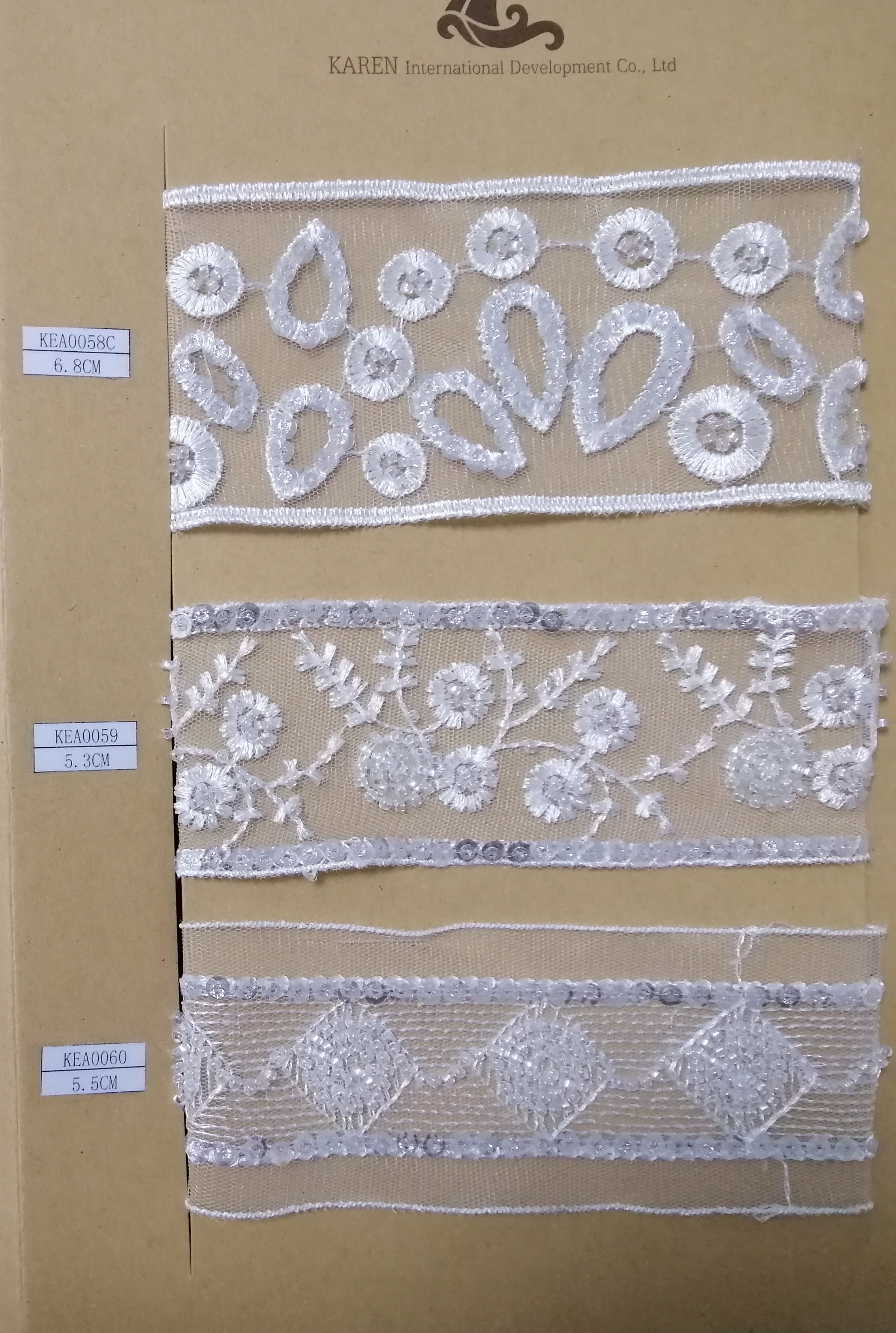 Цветок отделки шнурка ODM белый bridal вышил ботаническим paillettes просвечивающим