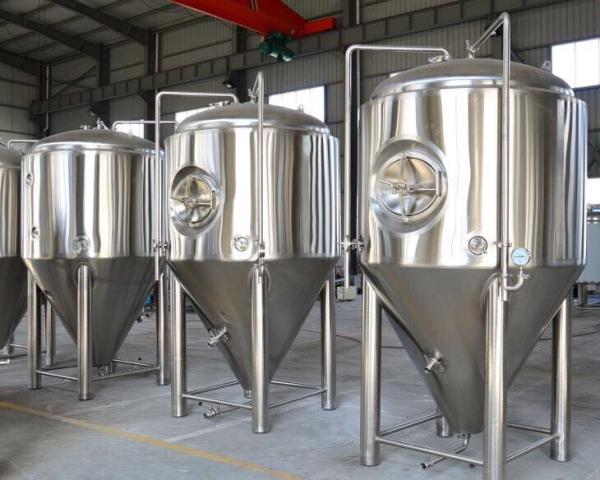 5bbl Stainless Steel Brewing Equipment Vertical Type Polished Surface