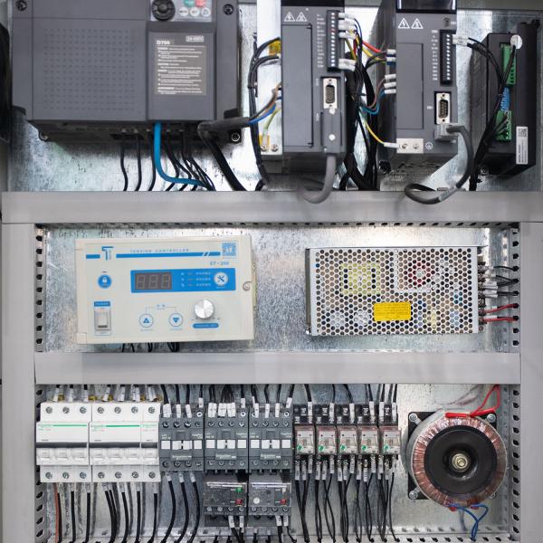 380V Voltage automatique de qualité de l'aluminium de la maison de la feuille de re-enroulement machine entièrement automatique