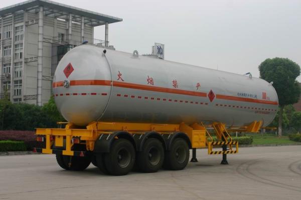 Carbon Steel Liquefied Petroleum Gas Tanker Truck 3x13T FUWA Axles 58300L for LPG delivery