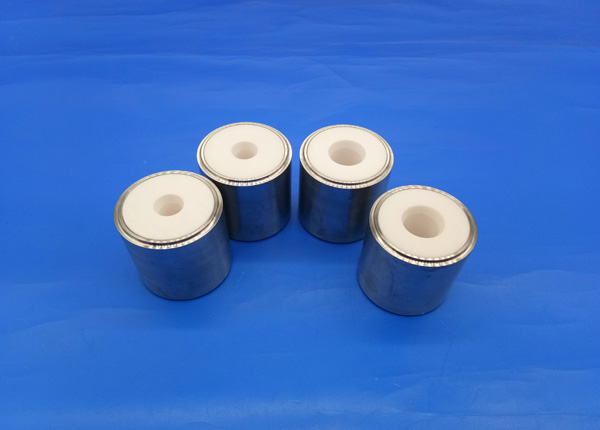 High Pressure Wear Resistant Zirconia Ceramic To Metal Shaft Bearing / Zro2 Sleeve / Bushing
