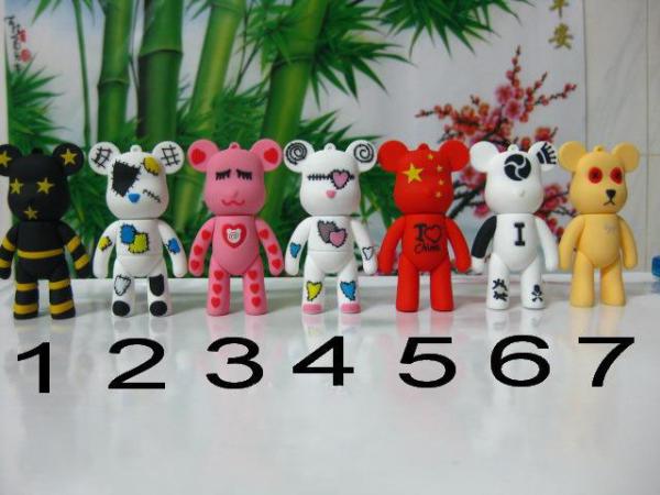 Movimentações bonitos do flash de USB do urso bonito da violência
