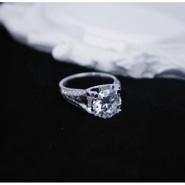 Bullhead 18K Gold Customized Fine Jewelry IGI GIA Lab Grown Diamond Engagement Wedding and Banquet Rings