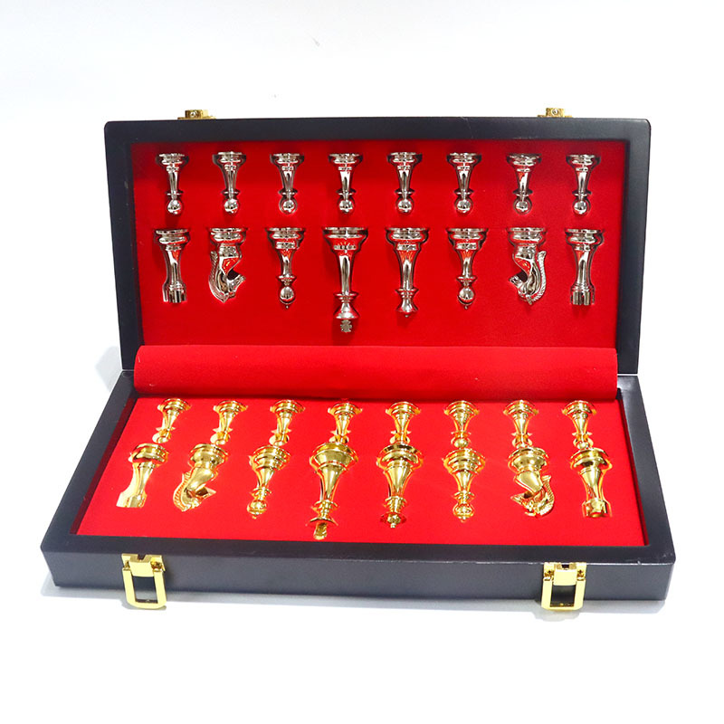 Customized Logo Zinc-Alloy Metal Chess Set with Foldable Design Chessboard for Chess Game