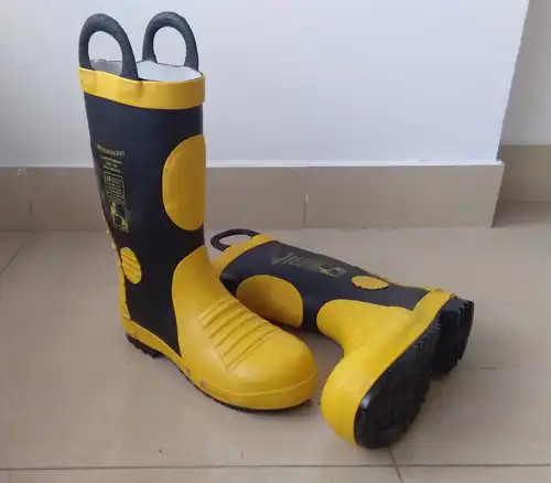 Пожарная сертификация Пожарные Обувь для пожарной безопасности Резиновые огнезащитные ботинки Стальные подошвы Обувь для пожарной охраны Производители