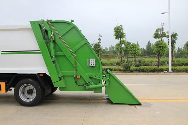 Famous Brand Garbage Collection Disposal Vehicle Dongfeng Howo Garbage Truck Compactor