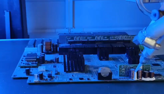 Máquina de dispensación del pegamento en línea de la banda transportadora del ESD con 360 grados R AXIS