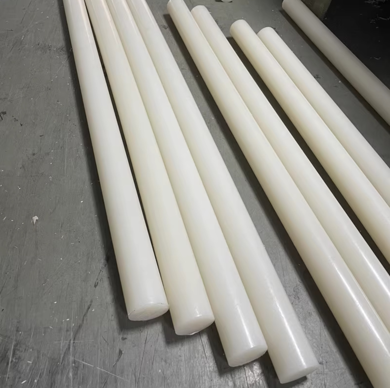 50 KJ/m2 Impact Strength UV Resistant Nylon Plastic Rod with High Temperature Resistance for Industrial Applications