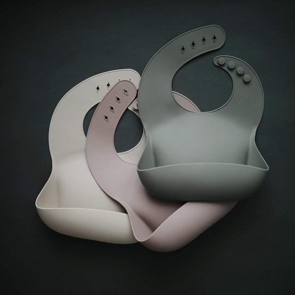 Adjustable Fit Waterproof Silicone Baby Bibs Safe In Dishwasher