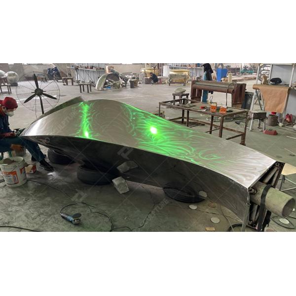 Mirror Polished Stainless Steel Sculpture / Modern Metal Sculpture With Center Gold Leaf