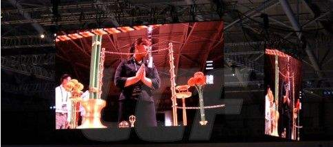 P4 IP34 SMD Digital indoor led display board 62500 density Aluminum cabinet hanging led display