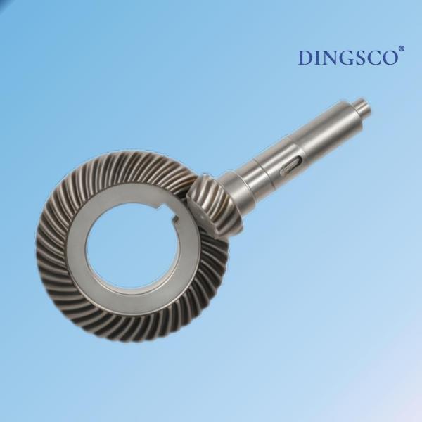Precision Right-Angle Transmission Spiral Bevel Gear Set with Carburizing & Quenching and ISO 5-6 Accuracy Grade
