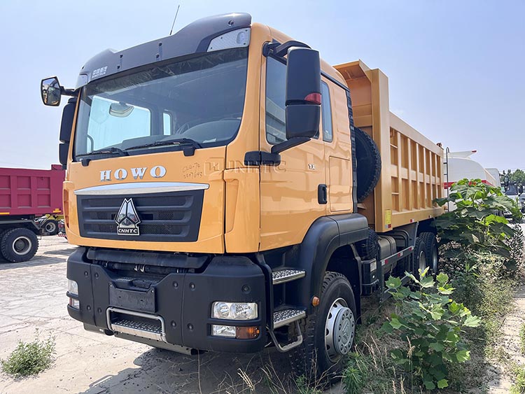 Лучшее введение в HOWO TX Tipper Truck HOWO TX Tipper Truck представляет собой 6X4 10 колес 320-420 л.с.