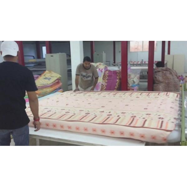 Машина машины завалки хлопка волокна PP подушки постельных принадлежностей направленная компьютером выстегивая