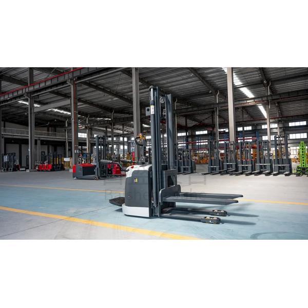 Хранилище холодов логистического склада с сетчатой структурой длинного протяжения и дизайном AutoCAD