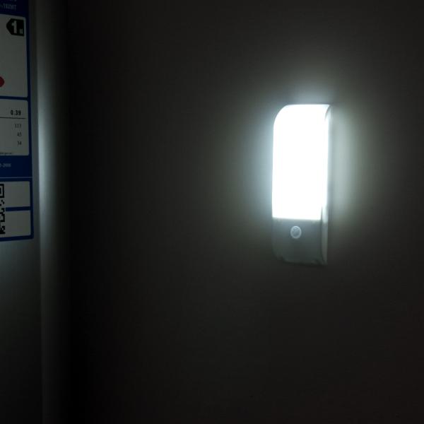 Cabinet Closet LED Night Light with PIR USB Charging Port and Mini Ultra-thin Design