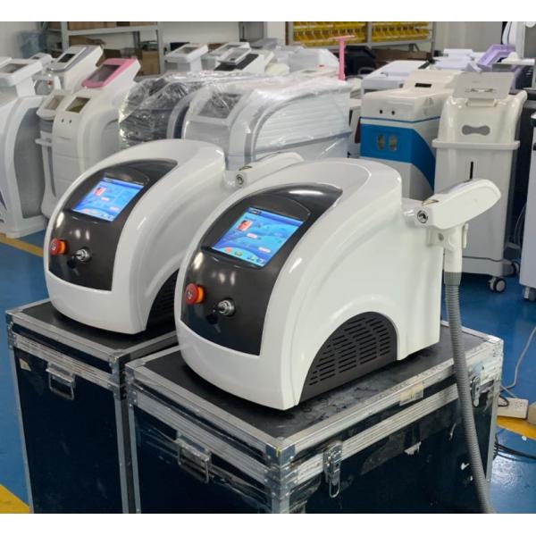 532nm tatúan el dispositivo 800W de la belleza de la máquina del laser del interruptor del Nd Yag Q del retiro