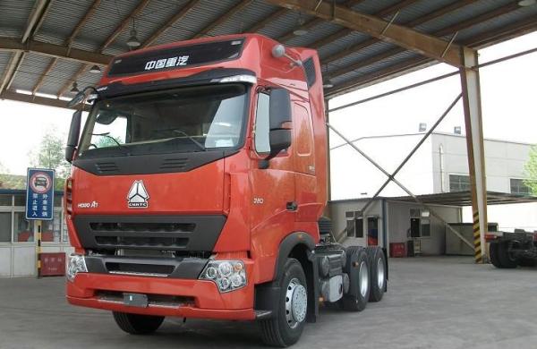 420 hp howo 6x4 Euro 3 tractor trailer truck / prime mover and trailer for towing goods on Port