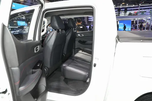Changan Lantuozhe Mini Pickup EV The 405KM Ride-On Electrical EV for Energy Vehicles