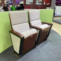 Extremidad de madera modificada para requisitos particulares de los apoyabrazos encima del asiento del teatro del auditorio