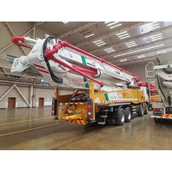 тележка конкретного насоса урожайности  HB62K 62m 8x4 170m3/H с шасси Benz