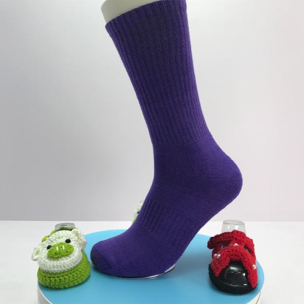 Half Terry Under the Foot Style Sports Socks with Custom Made Knitted Embroidery Logo