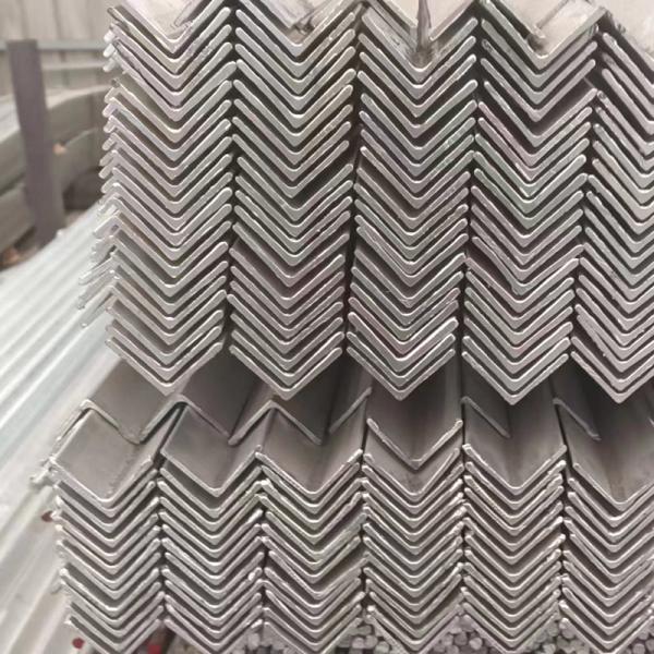 Inspection de l'angle galvanisé du métal pour l'acier doux Surface plate 4380 mm Longueur 140 mm Bordure