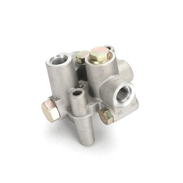 4630525 Excavator Filter , Hydraulic Oil Filter Head For ZX120-3 ZX200-3 ZX330