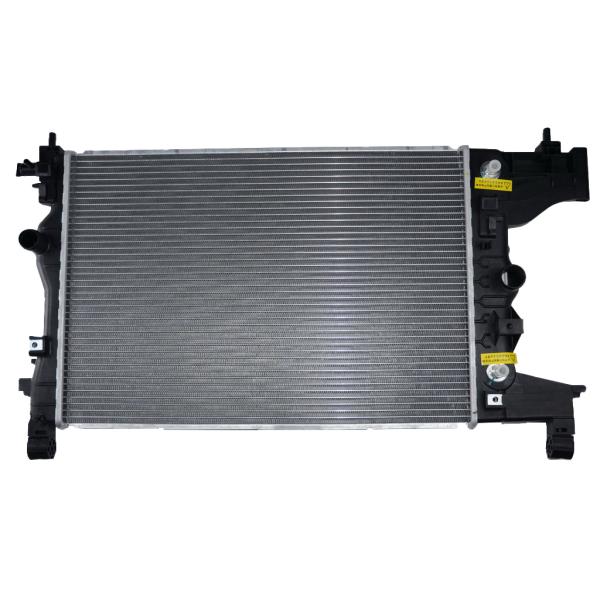 2015-2015 Chevrolet Cruze Tanque de agua del radiador de aluminio para el sistema de enfriamiento de piezas de automóviles