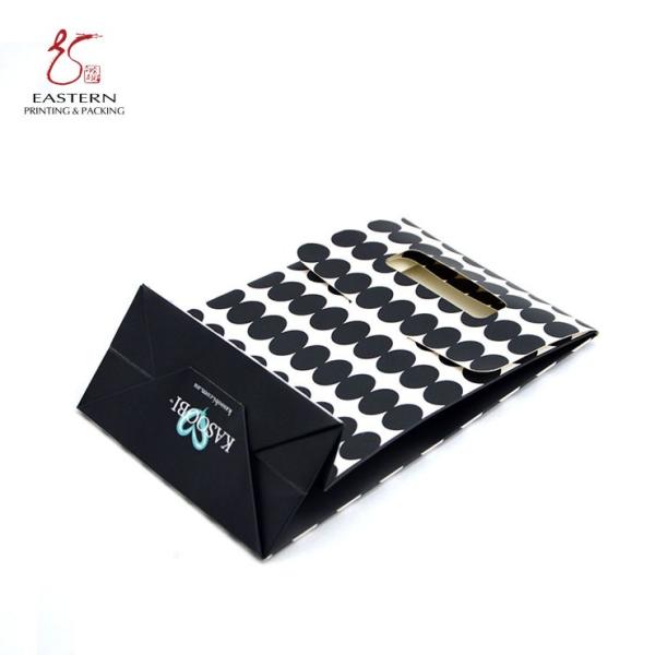 210gsm White Cardboard Creative Custom Printed Gift Bags For Costmetic
