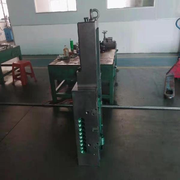 300K Shots SKD61 Base TPU Plastic Injection Mold
