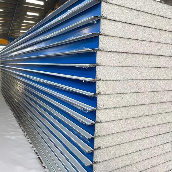 Painel Sandwich de lã de rocha resistente ao fogo moderno 100 kg/m3 para isolamento de telhados e paredes de armazém