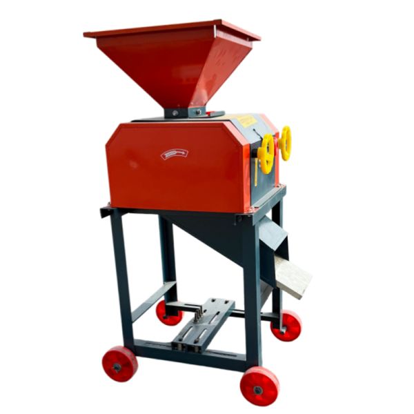 Rust Resistant Maize Grits Making Machine 500 - 800kg/h Iron Corn Grits Milling Machine