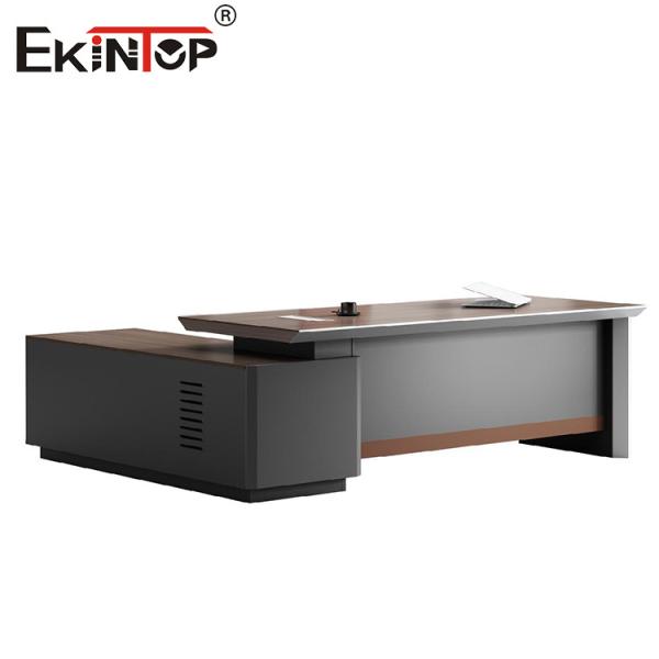 Деревянный офисный стол в индустриальном стиле