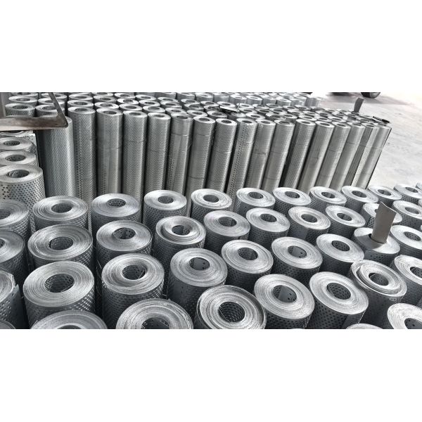 1 Meter * 20 Meter Galvanized Perforated Coil Used For Balcony Decoration