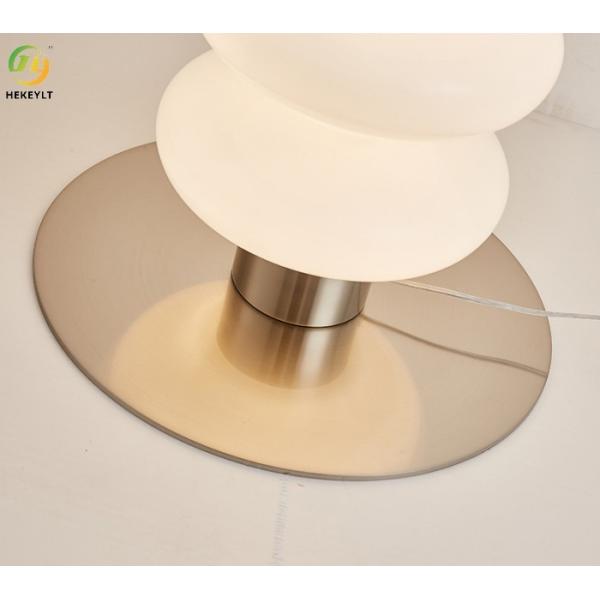 Утюг европейской современной софы исследования спальни лампы живущей комнаты белые + лампа стеклянного стола