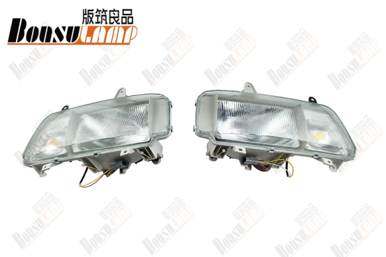 Headlight Assembly Whole L FSR96 Plastic Glass  OEM 1-82110440-0