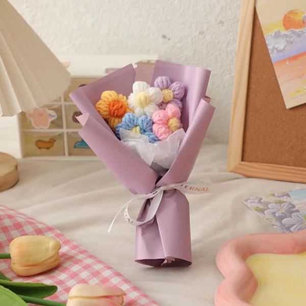 Cadeau de fleurs en fils mignon pour l'anniversaire de sa meilleure amie.