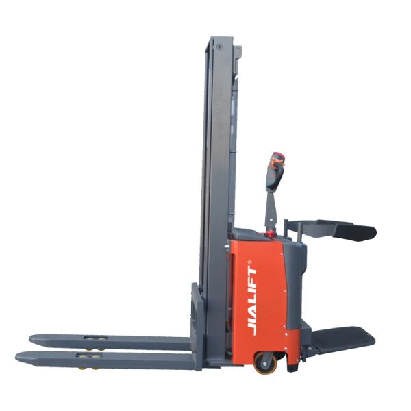 Électrique (en position debout) CL1016 Poids de traction nominale 1000 kg Hauteur de levage 1600 mm Électrique