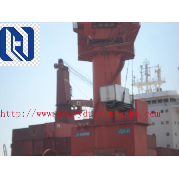 Euro III Emission Road Maintenance Machinery XT740 Mini Skid Steer Loader