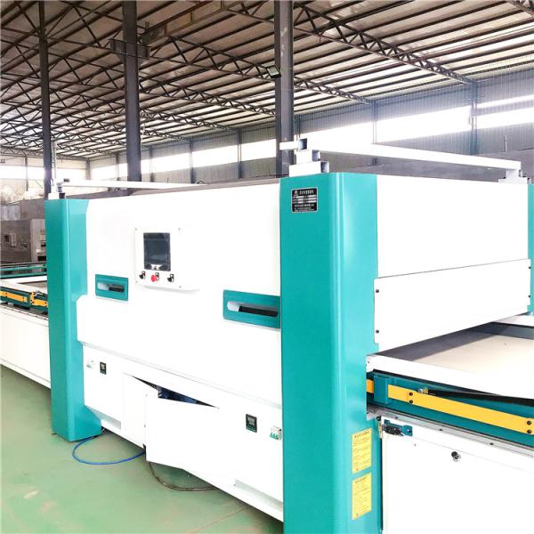 Machine de pressage automatique à membrane sous vide en PVC pour la fabrication de membranes dans les armoires de cuisine