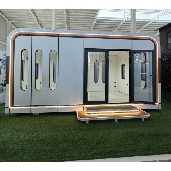 Apple Capsule House with 1~2 Persons Occupancy 18mm Bamboo Plywood Floor and 9mm OSB Board Waterproof Walls