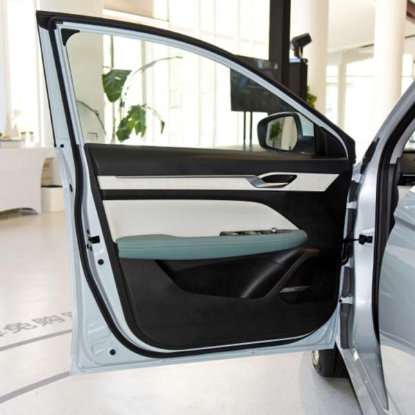 133KW Integrated System Ternary Lithium Battery Electric Vehicle for 5 Passengers