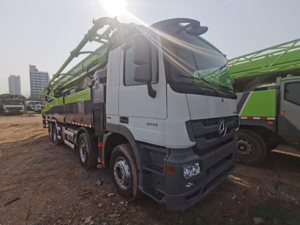Pompes à béton vert Zoomlion de 56 mètres avec châssis Benz