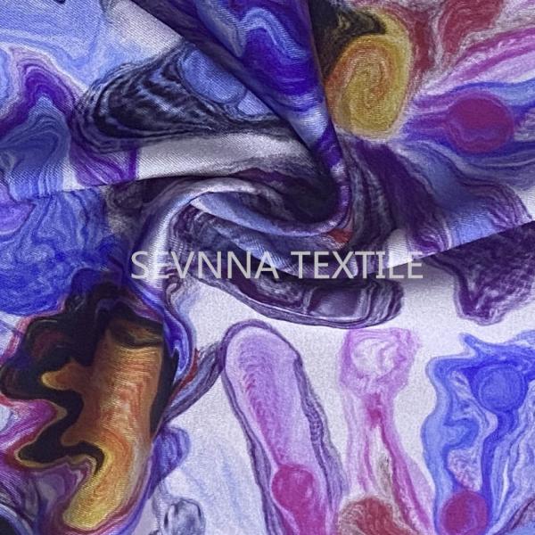 超軽量のリサイクルされた水着の生地のEcoの友好的な圧縮のライニング