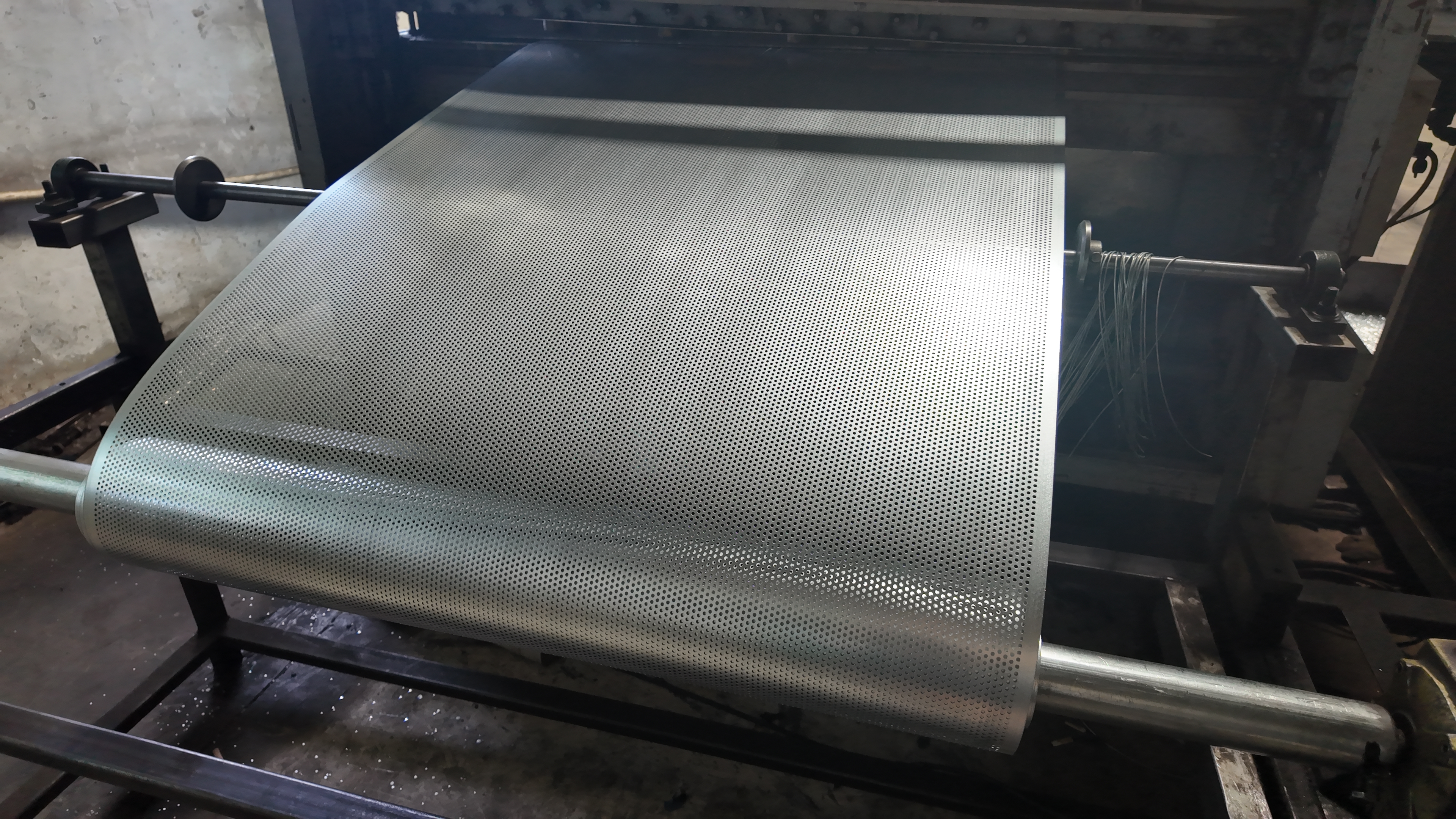 Factory Supply Polished Round Hole Perforated Metal Sheet For EU Customers