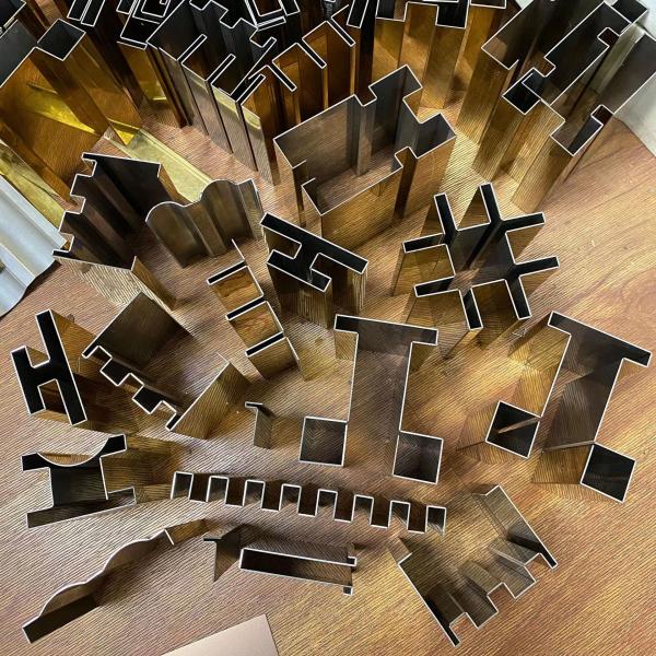 Light Luxury Room Divider Partition Stainless Steel Hotel Metal Room Divider